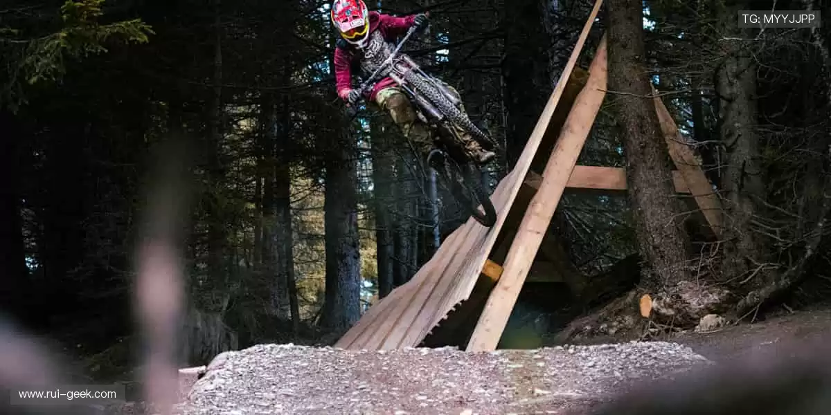 随时随地，赛事直播不缺席！📱